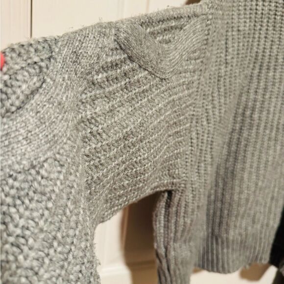 Elizabeth and James Gray Turtleneck Sweater with Cable Knit - Picture 7 of 9